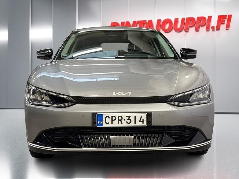 Käytetty Kia EV6 Comfort 125 kW (170 HP) 2022 Harmaa Katumaasturi