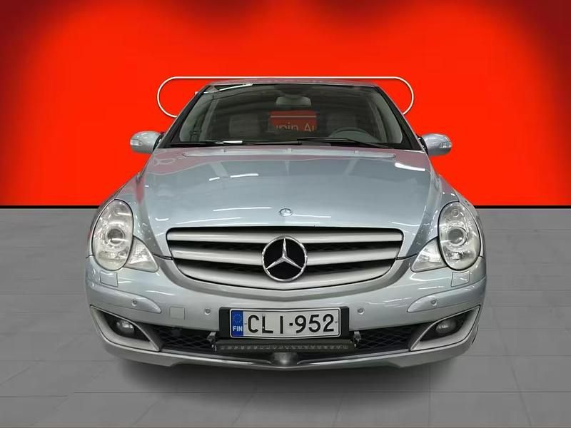 Käytetty Mercedes R320 224 HP (164 kW) 2006 Tila-auto