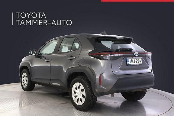 Käytetty Toyota Yaris Cross Active 116 HP (85 kW) 2023 Harmaa Katumaasturi