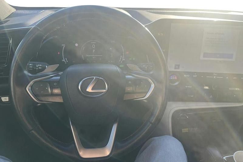 Käytetty Lexus NX450h+ Executive Line 306 HP (225 kW) 2022 Katumaasturi