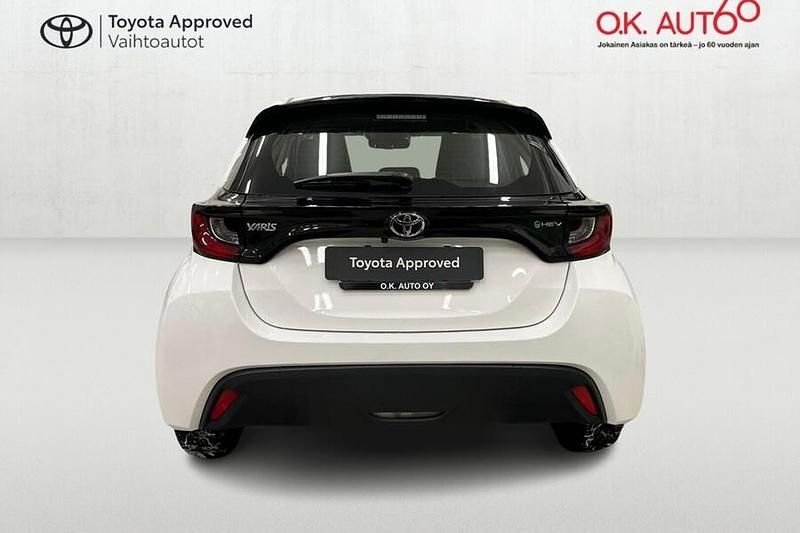 Käytetty Toyota Yaris Hybrid 116 HP (85 kW) 2024 Viistoperä