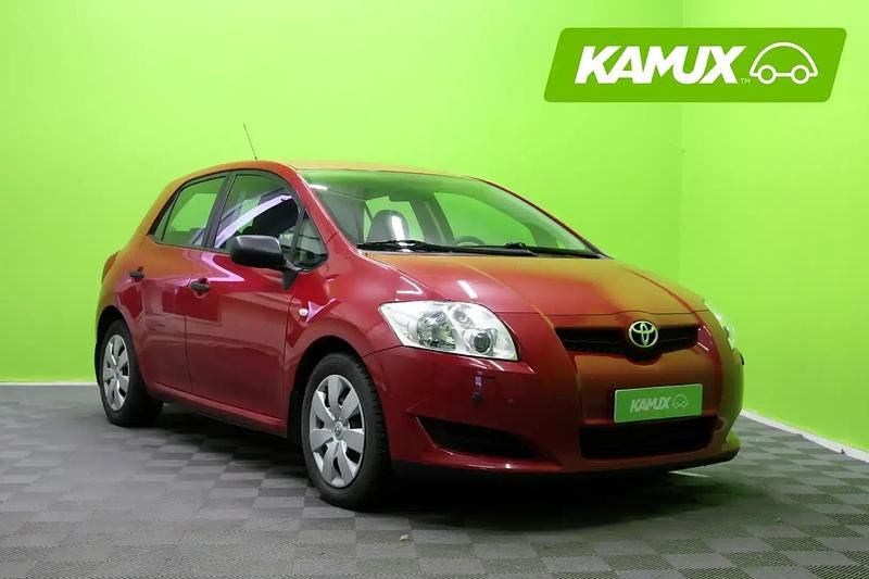 Punainen Käytetty 2009 Toyota Auris Terra Sedan | 8 880 € (Perustarjous) - Kuva 1/4