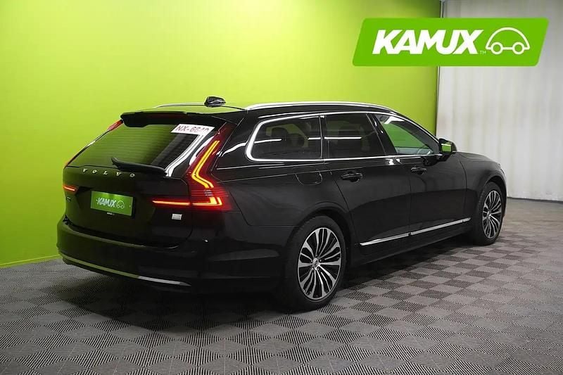 Käytetty Volvo V90 Core 253 HP (186 kW) 2023 Musta Farmari