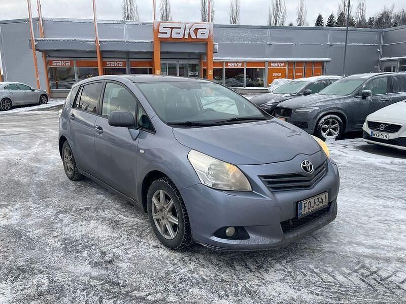 Käytetty 2010 Toyota Verso Edition Tila-auto | 12 400 € (Perustarjous) - Kuva 1/4