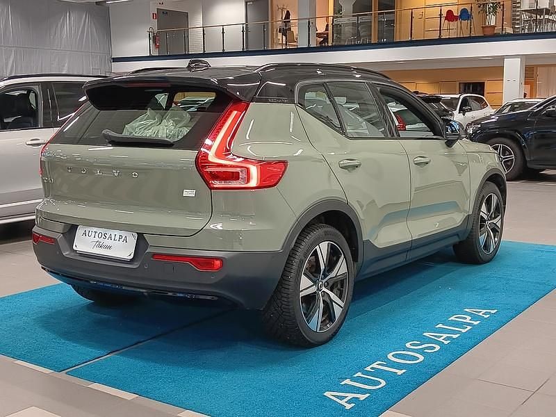 Käytetty Volvo XC40 Pro 300 kW (408 HP) 2022 Katumaasturi