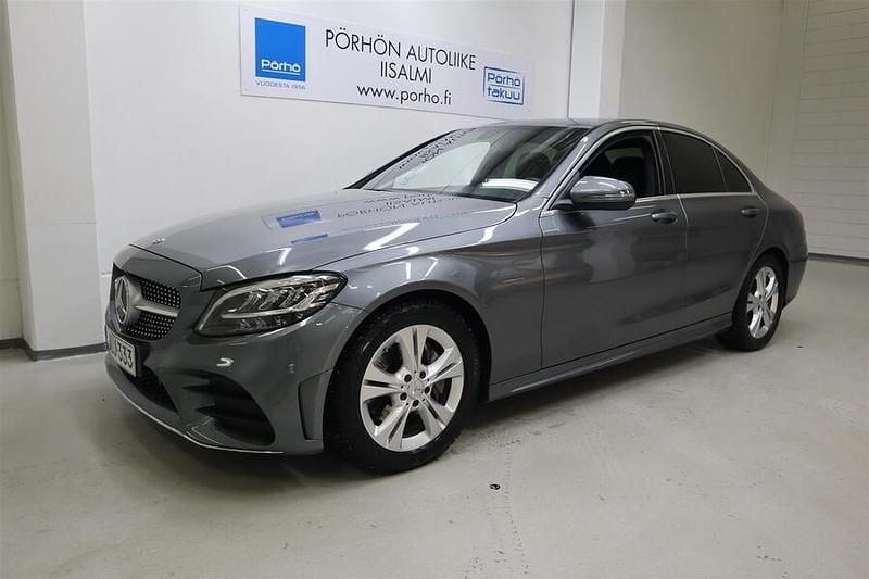 Käytetty 2020 Mercedes A180 Business Sedan | 29 900 € (Hieman kallis) - Kuva 1/4