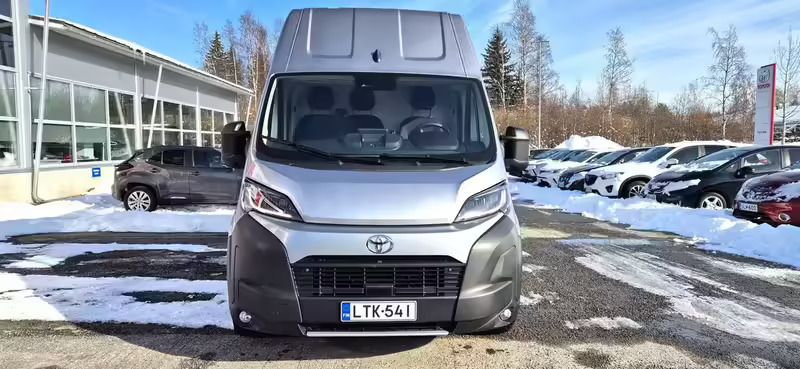 Käytetty Toyota Proace Comfort 180 HP (132 kW) 2025 Hopea Tila-auto