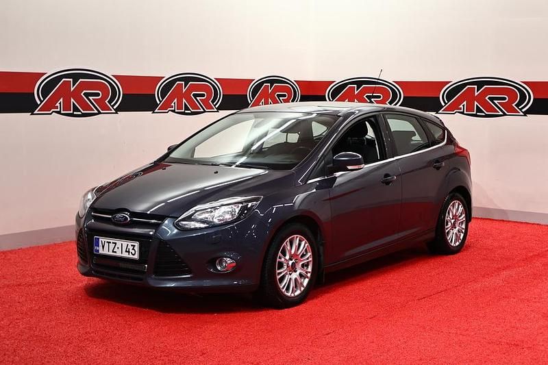 Harmaa Käytetty 2012 Ford Focus Titanium Viistoperä | 5 400 € (Kallis) - Kuva 1/4