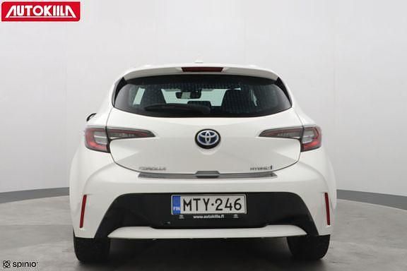 Käytetty Toyota Corolla Active 121 HP (88 kW) 2020 Valkoinen Viistoperä