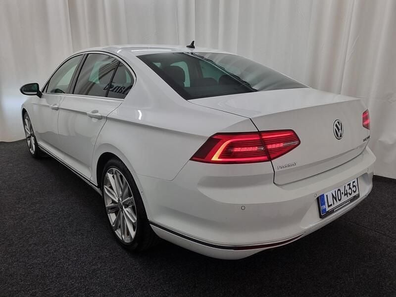 Käytetty VW Passat Highline 180 HP (132 kW) 2016 Sedan
