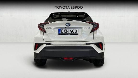 Käytetty Toyota C-HR Edition 122 HP (89 kW) 2019 Valkoinen Katumaasturi