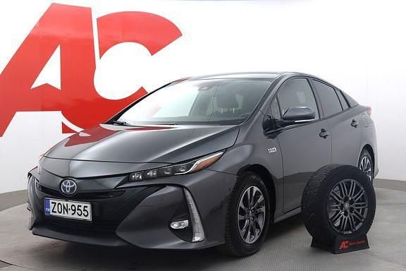 Harmaa Käytetty 2018 Toyota Prius Active Viistoperä | 18 990 € (Perustarjous) - Kuva 1/4