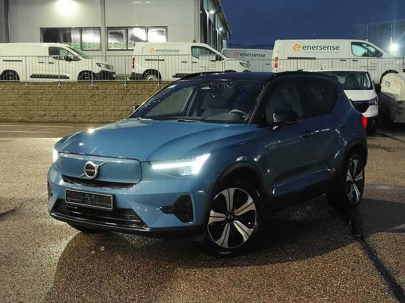 Käytetty 2022 Volvo XC40 Business Edition Katumaasturi | 34 990 € (Perustarjous) - Kuva 1/4