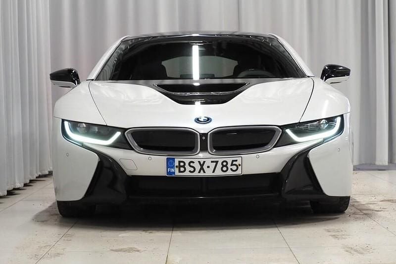 Käytetty BMW i8 Exclusive 231 HP (169 kW) 2015 Coupe - kaksiovinen