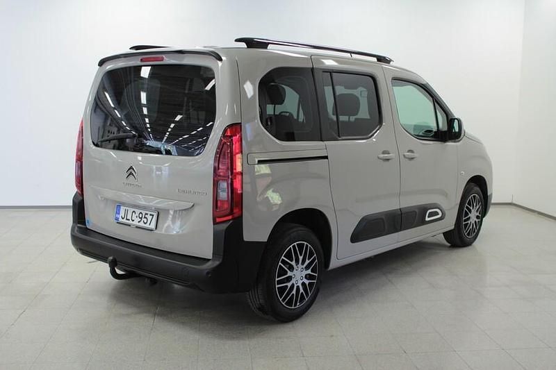 Käytetty Citroën Berlingo Feel 102 HP (75 kW) 2019 Tila-auto
