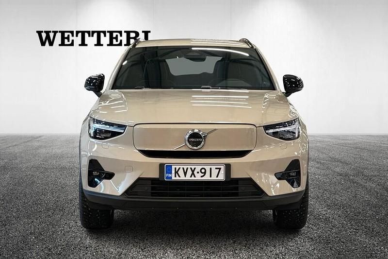 Käytetty Volvo EX40 Plus 300 kW (408 HP) 2025 Katumaasturi