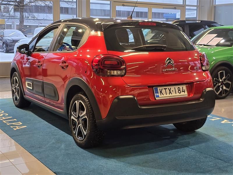 Käytetty Citroën C3 PureTech 83 HP (61 kW) 2020 Punainen Viistoperä