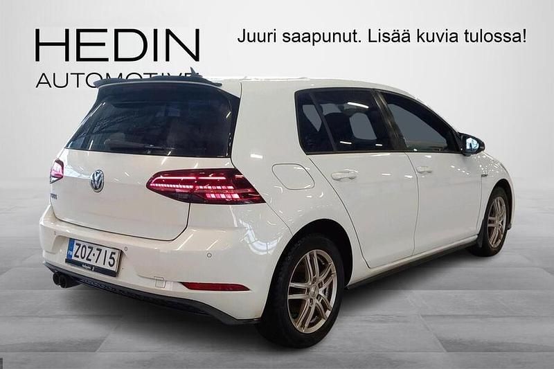 Käytetty VW Golf VII GTE 204 HP (150 kW) 2020 Valkoinen Viistoperä