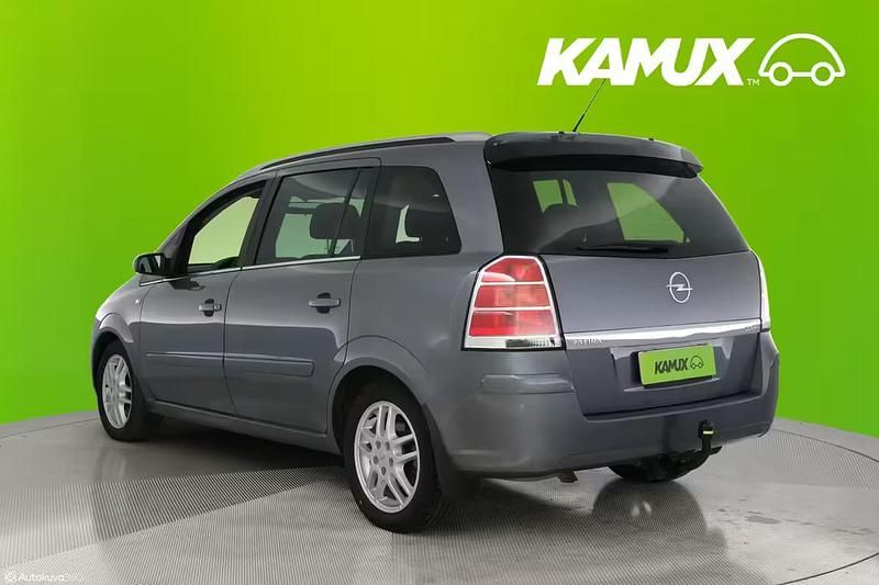 Käytetty Opel Zafira 150 HP (110 kW) 2005 Hopea / harmaa Tila-auto
