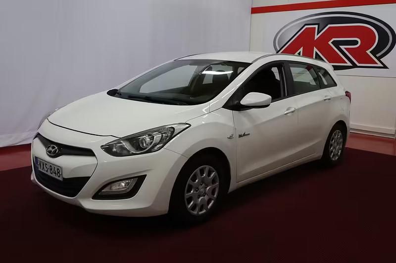 Valkoinen Käytetty 2015 Hyundai i30 Classic Viistoperä | 5 250 € - Kuva 1/4