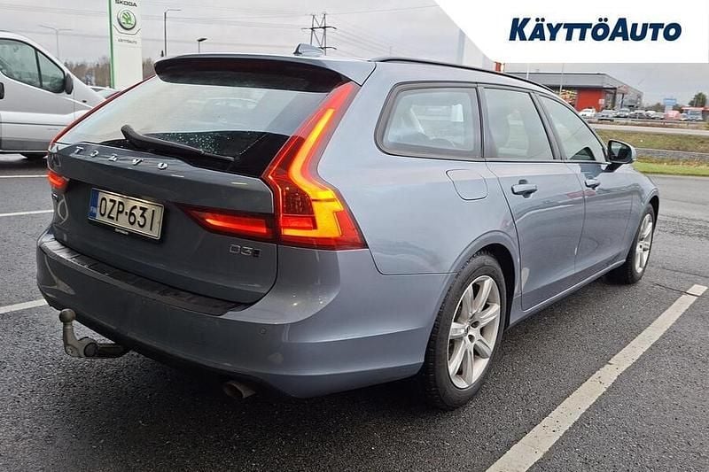 Käytetty Volvo V90 Business Edition 150 HP (110 kW) 2017 Sininen Farmari