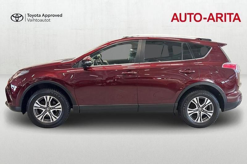 Käytetty Toyota RAV4 Multidrive S 152 HP (111 kW) 2016 Punainen Katumaasturi