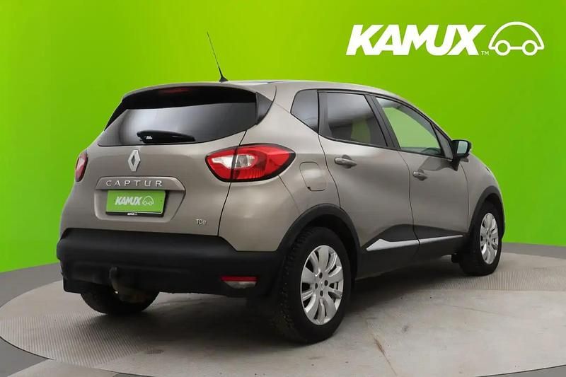 Käytetty Renault Captur 118 HP (86 kW) 2015 Katumaasturi