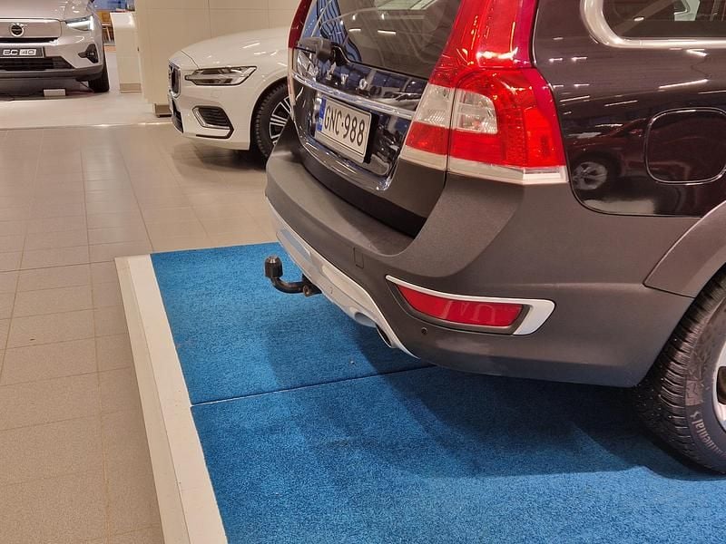 Käytetty Volvo XC70 Momentum 215 HP (158 kW) 2014 Musta Farmari