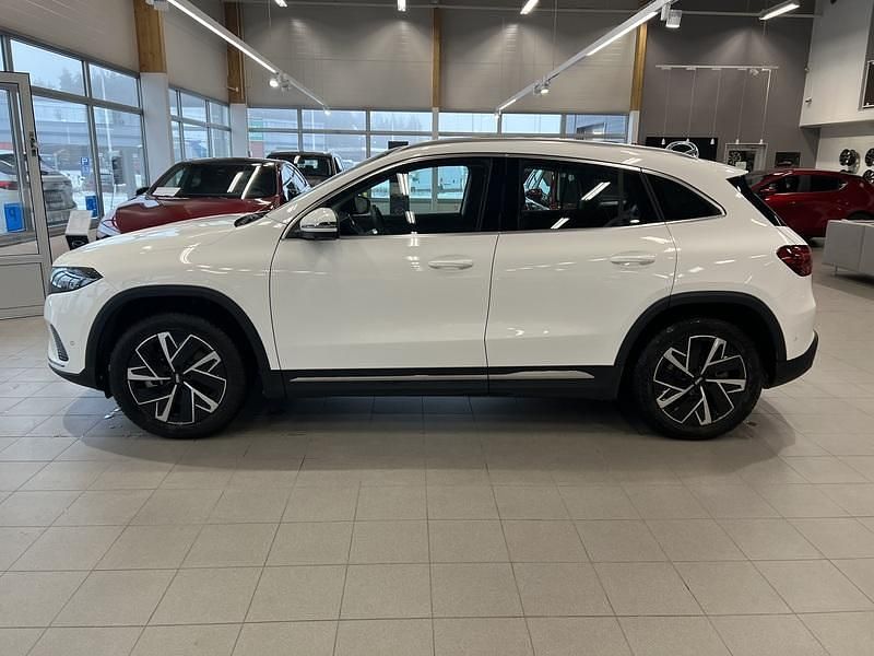 Käytetty Mercedes EQA300 167 kW (228 HP) 2024 Valkoinen Katumaasturi