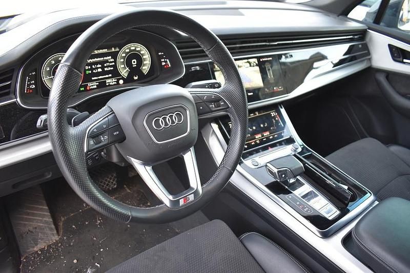 Käytetty Audi Q7 Business 381 HP (280 kW) 2022 Katumaasturi