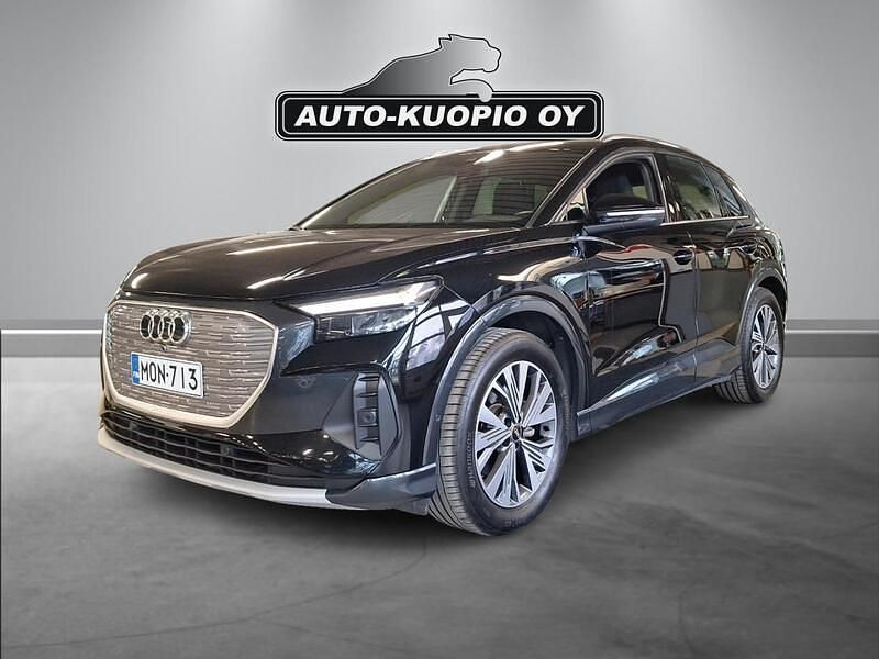 Käytetty Audi Q4 e-tron Advanced 125 kW (170 HP) 2023 Musta Katumaasturi