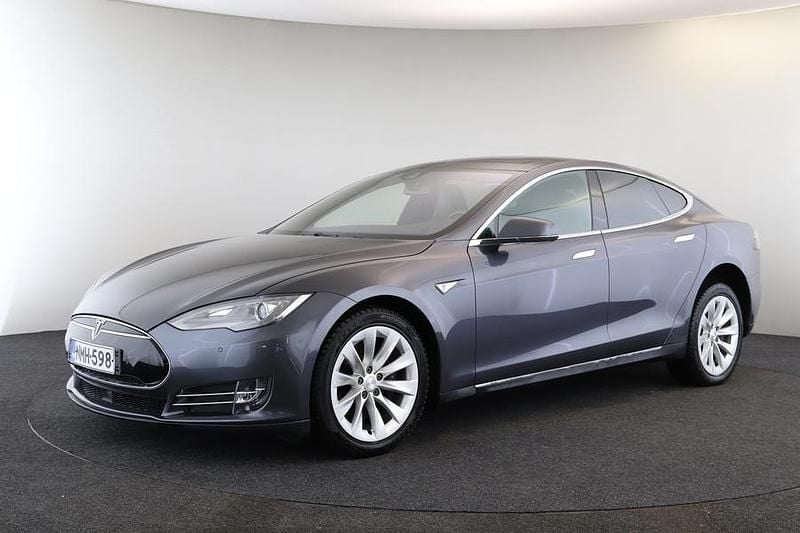Harmaa Käytetty 2015 Tesla Model S Viistoperä | 19 900 € - Kuva 1/4