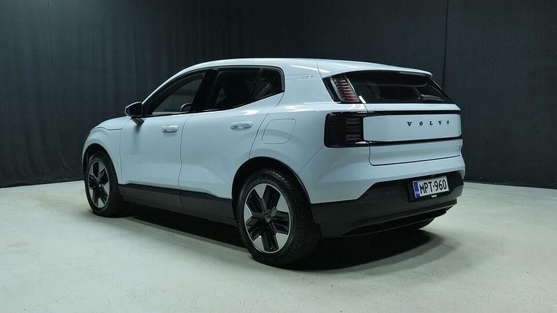 Käytetty Volvo EX30 Core 200 kW (272 HP) 2024 Katumaasturi