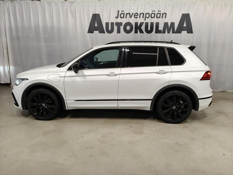 Käytetty VW Tiguan R-line 150 HP (110 kW) 2021 Valkoinen Katumaasturi