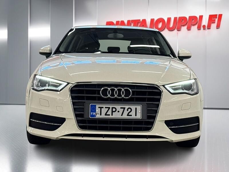 Käytetty Audi A3 Sportback Business 150 HP (110 kW) 2015 Viistoperä