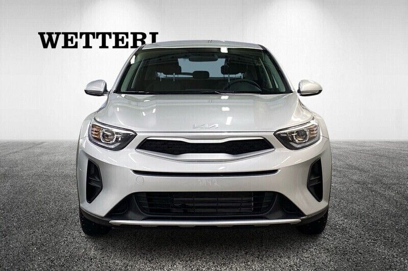 Harmaa Uusi 2025 Kia Stonic LX Katumaasturi | 20 764 € (Perustarjous) - Kuva 1/4