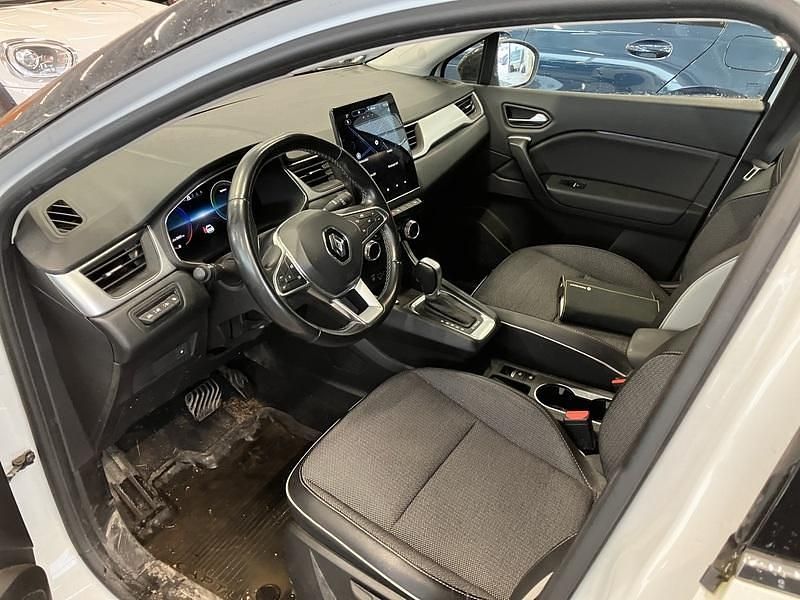 Käytetty Renault Captur Intens 159 HP (116 kW) 2022 Katumaasturi