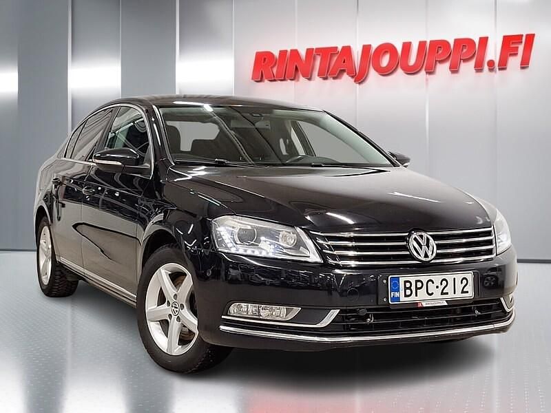 Musta Käytetty 2011 VW Passat Comfortline Sedan | 7 900 € (Perustarjous) - Kuva 1/3