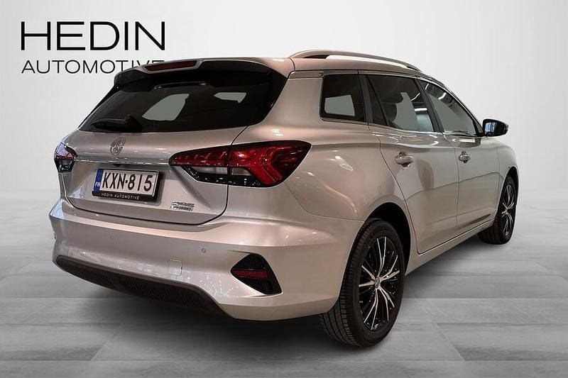 Käytetty MG MG5 EV Luxury 130 kW (177 HP) 2022 Harmaa Farmari