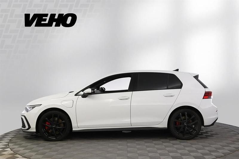 Käytetty VW Golf VIII GTE 245 HP (180 kW) 2021 Valkoinen Viistoperä