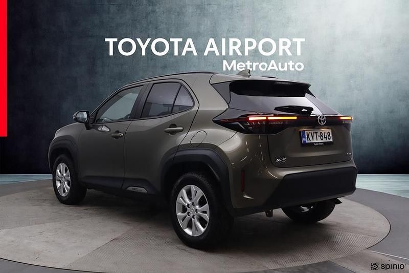 Käytetty Toyota Yaris Cross Edition 116 HP (85 kW) 2024 Ruskea (beige) Katumaasturi