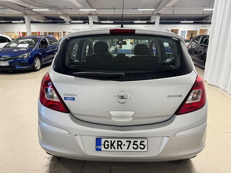 Käytetty Opel Corsa Enjoy 86 HP (63 kW) 2013 Viistoperä