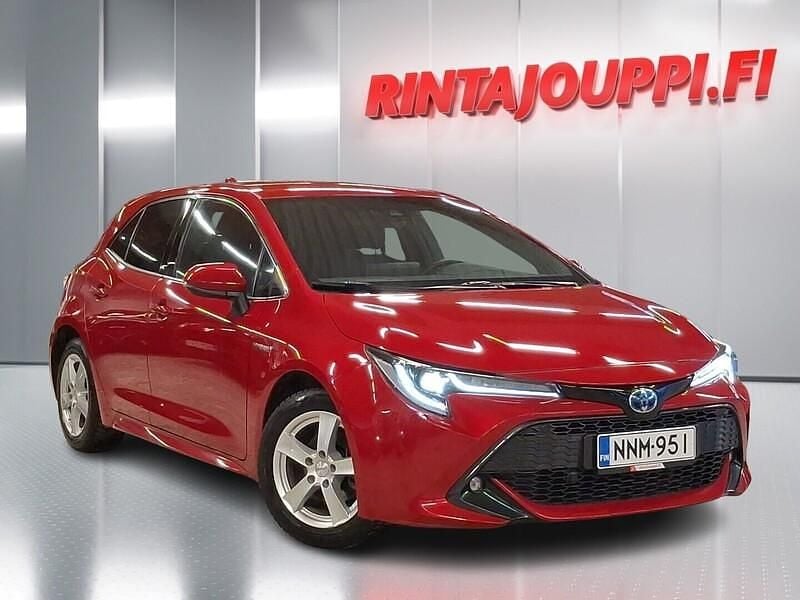 Käytetty Toyota Corolla Style 122 HP (89 kW) 2021 Punainen Viistoperä