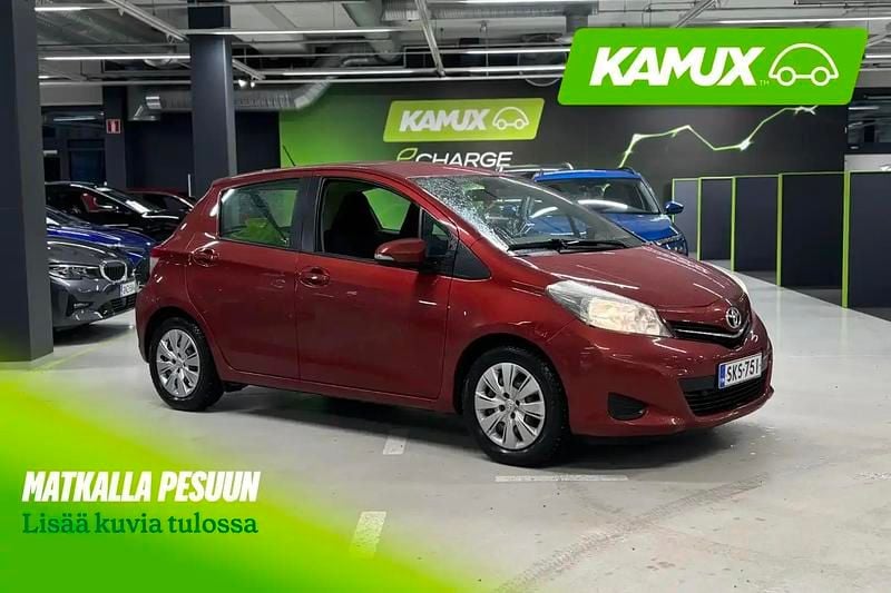Punainen Käytetty 2012 Toyota Yaris Multidrive S Sedan | 11 800 € (Perustarjous) - Kuva 1/3
