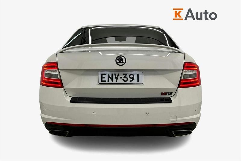 Käytetty Skoda Octavia RS 184 HP (135 kW) 2016 Valkoinen Viistoperä