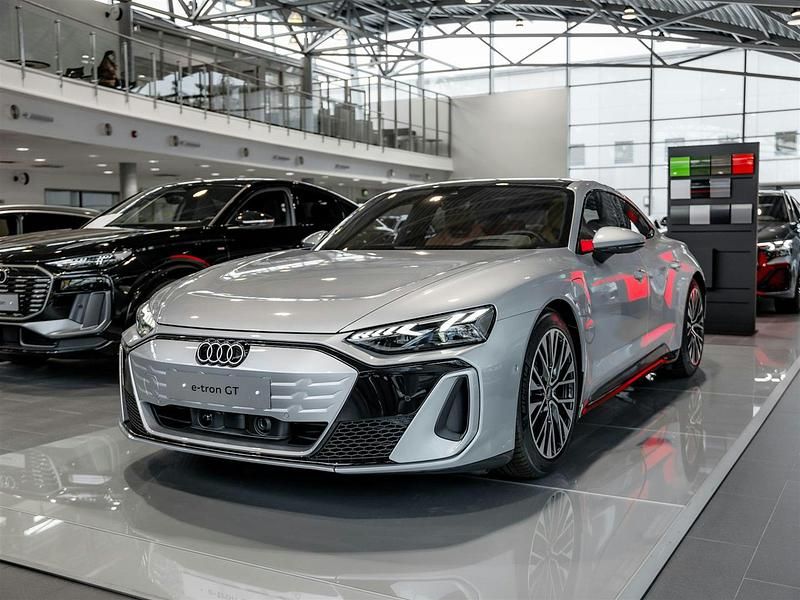 Uusi Audi e-tron GT quattro Sport 435 kW (592 HP) 2025 Hopea Sedan