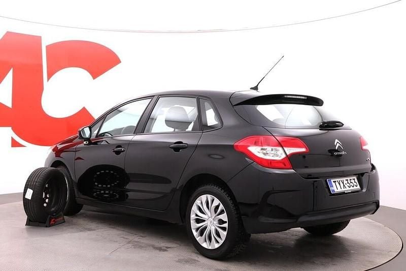 Käytetty Citroën C4 Attraction 120 HP (88 kW) 2012 Viistoperä