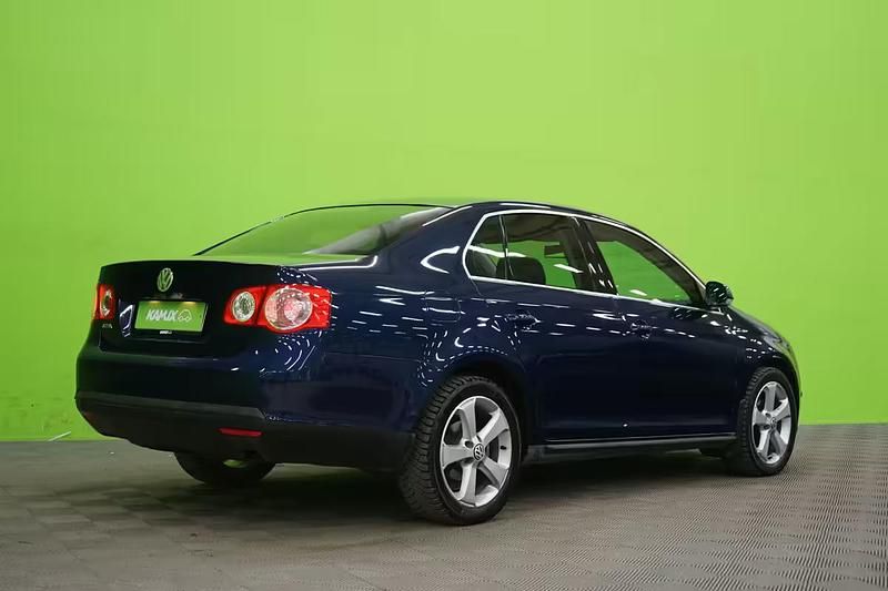 Käytetty VW Jetta Comfortline 116 HP (85 kW) 2006 Sininen Sedan