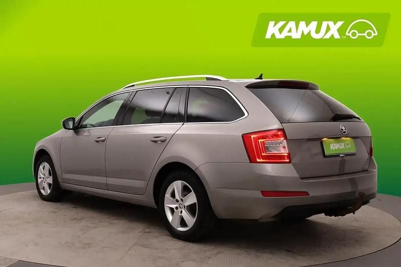 Käytetty Skoda Octavia Style 184 HP (135 kW) 2016 Ruskea Viistoperä