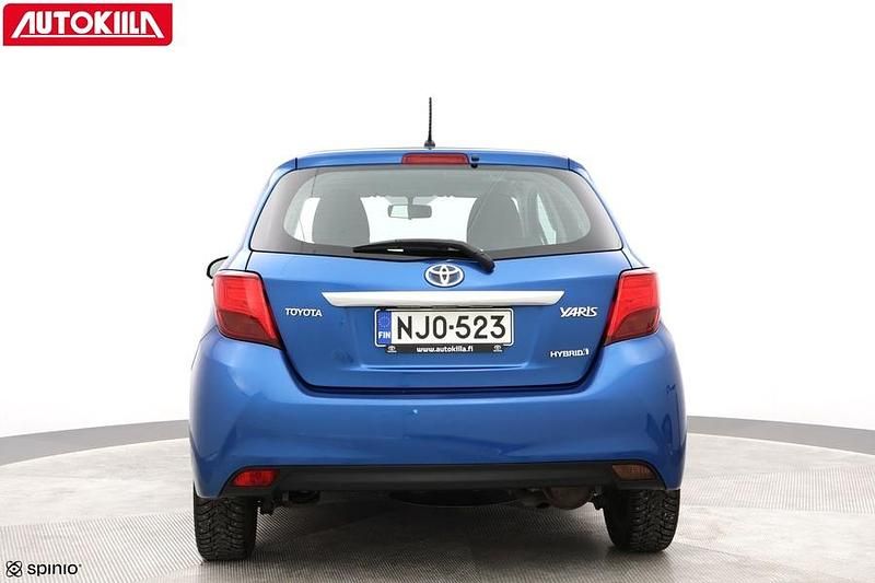 Käytetty Toyota Yaris Hybrid Active 75 HP (55 kW) 2014 Sininen Viistoperä